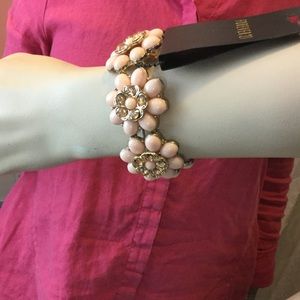 NWT Stretch Flower Bracelet